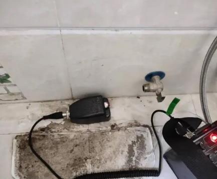 江源屋顶漏水维修公司分享下卫生间漏水的危害及解决方法